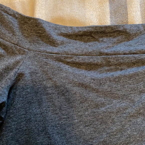 LOFT Off the Shoulder T shirt - Picture 3 of 5